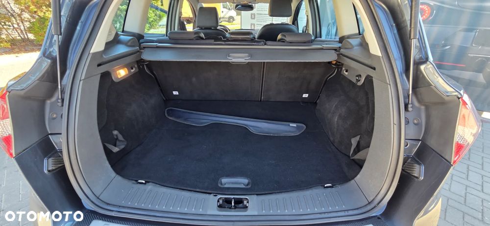 Ford Kuga 2.0 TDCi 2x4 Titanium - 32