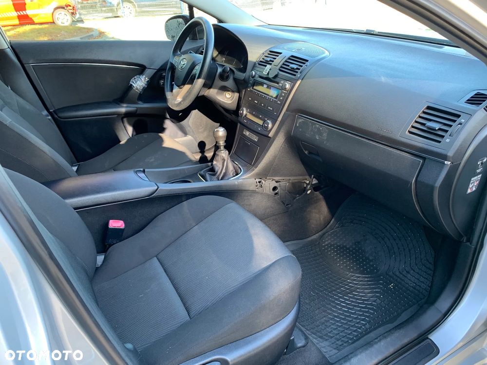 Toyota Avensis 2.0 D-4D Luna - 13