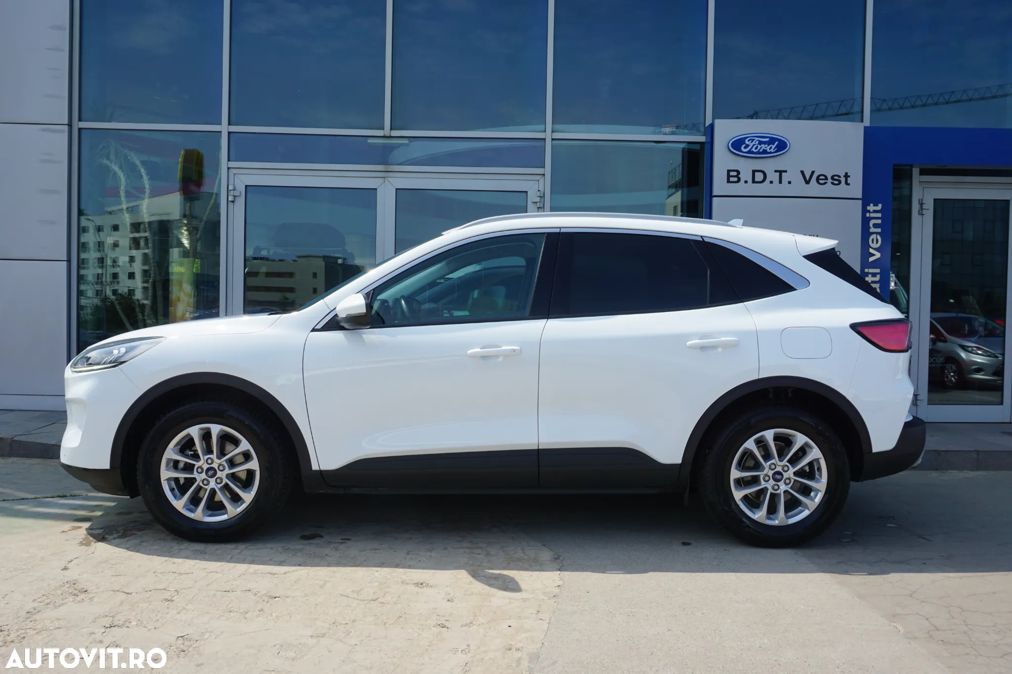 Ford Kuga - 4
