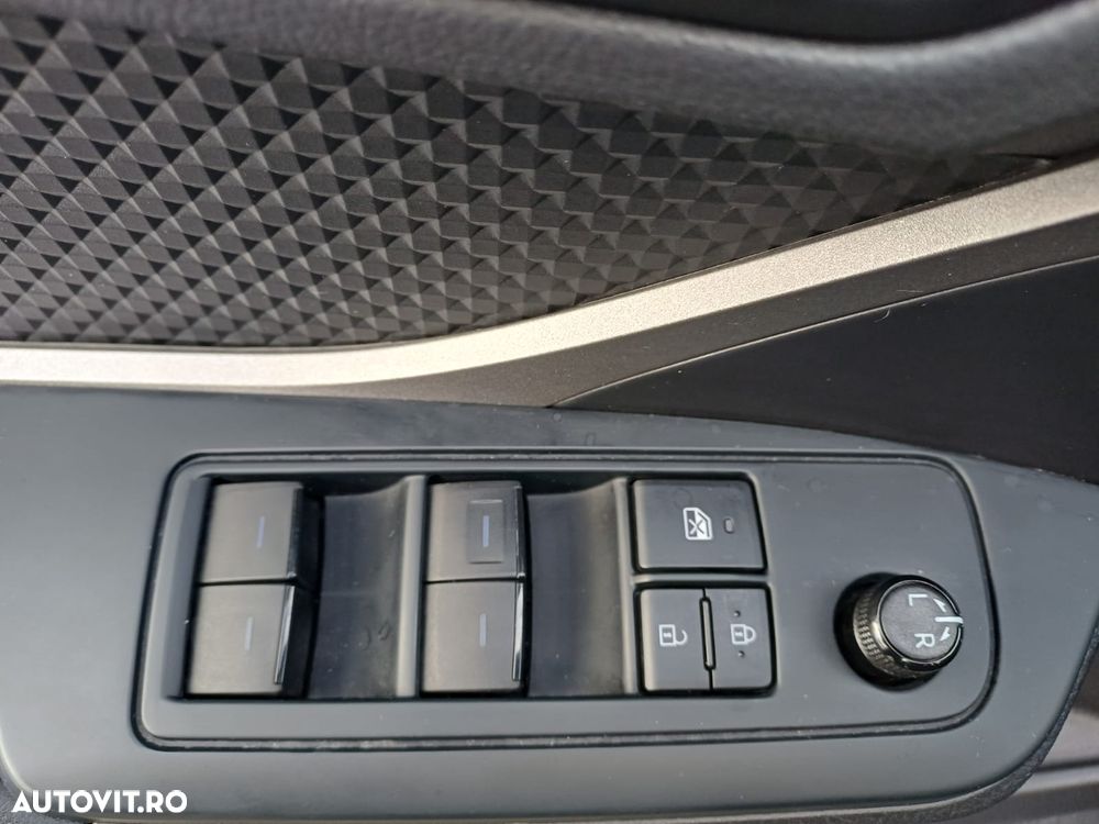 Toyota C-HR 1.8 HSD 122 CP 4x2 CVT Core - 12