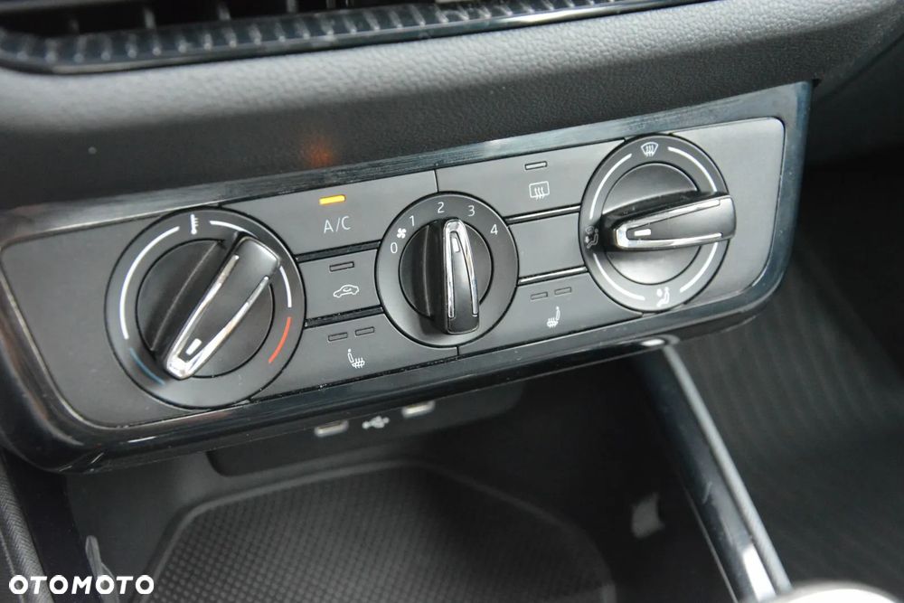 Skoda Fabia 1.0 Ambition - 32