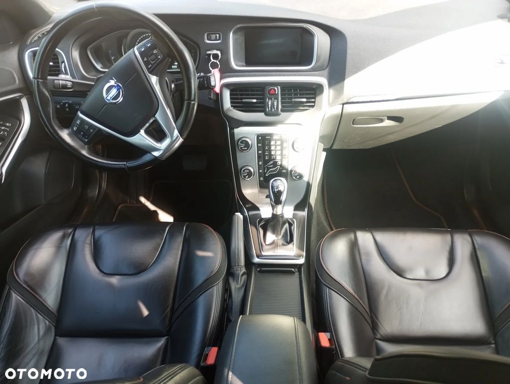 Volvo V40 Cross Country D3 Geartronic Ocean Race - 28