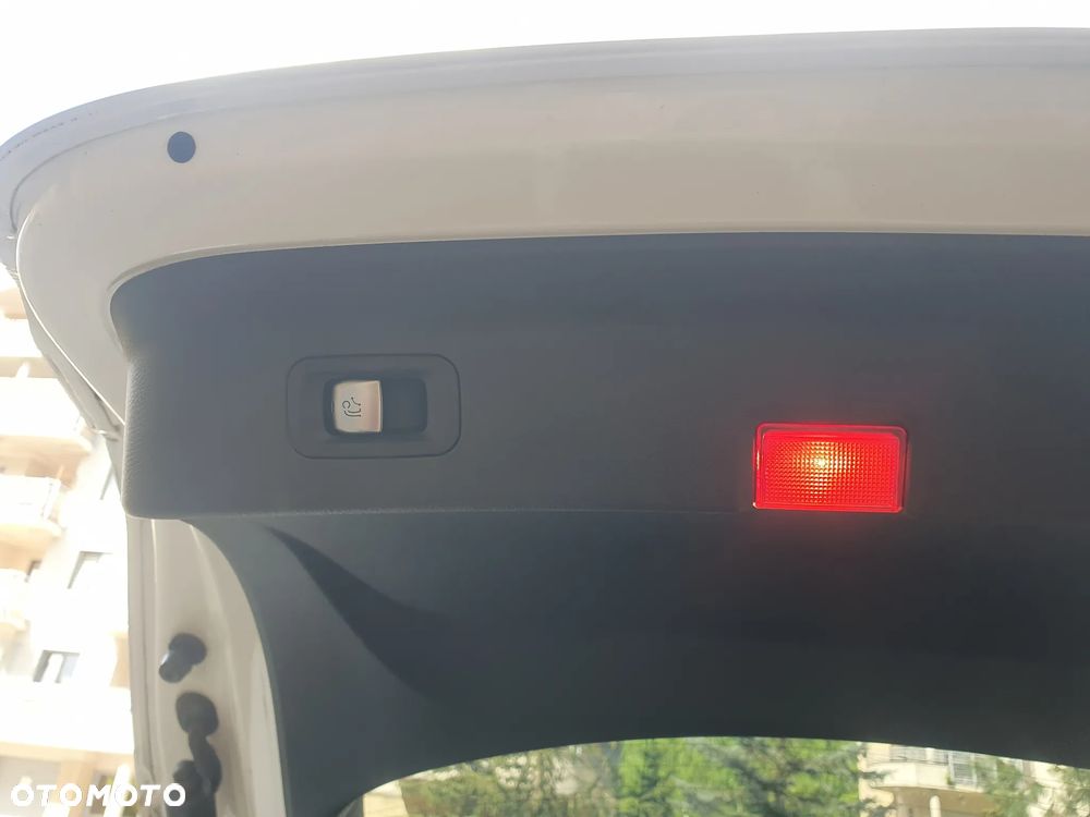 Mercedes-Benz GLC 250 Coupe 4Matic 9G-TRONIC - 11