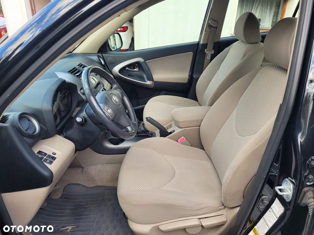 Toyota RAV4 2.2 D-4D Prestige - 11