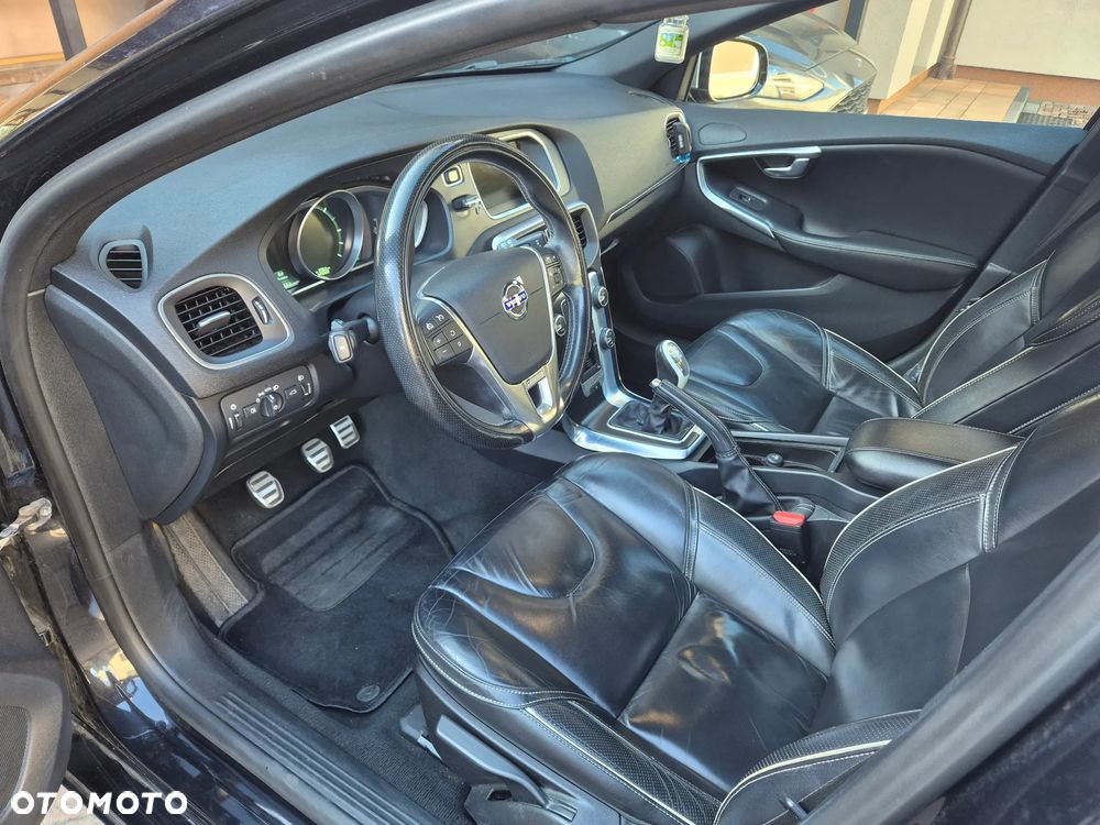 Volvo V40 D2 R Design - 9