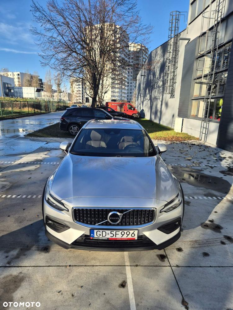 Volvo V60 B4 D Momentum Pro - 4