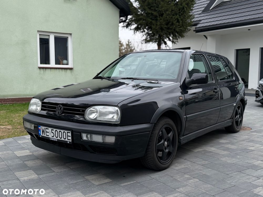 Volkswagen Golf - 1