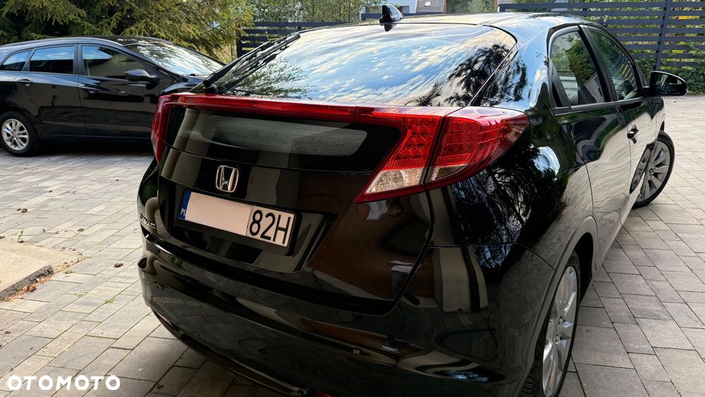 Honda Civic 1.8 i-VTEC Comfort Black Edition - 8