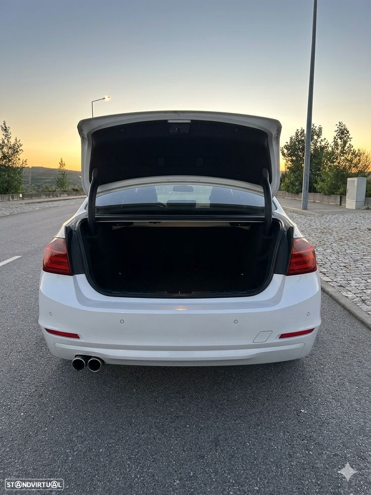 BMW 318 d Pack M - 6