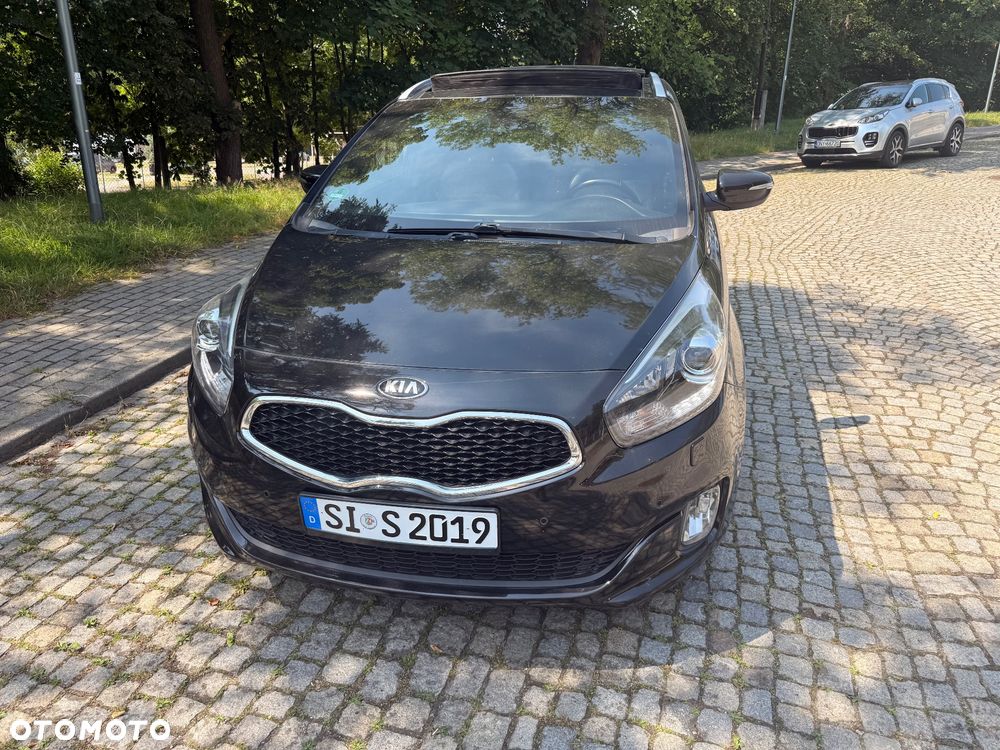 Kia Carens - 5