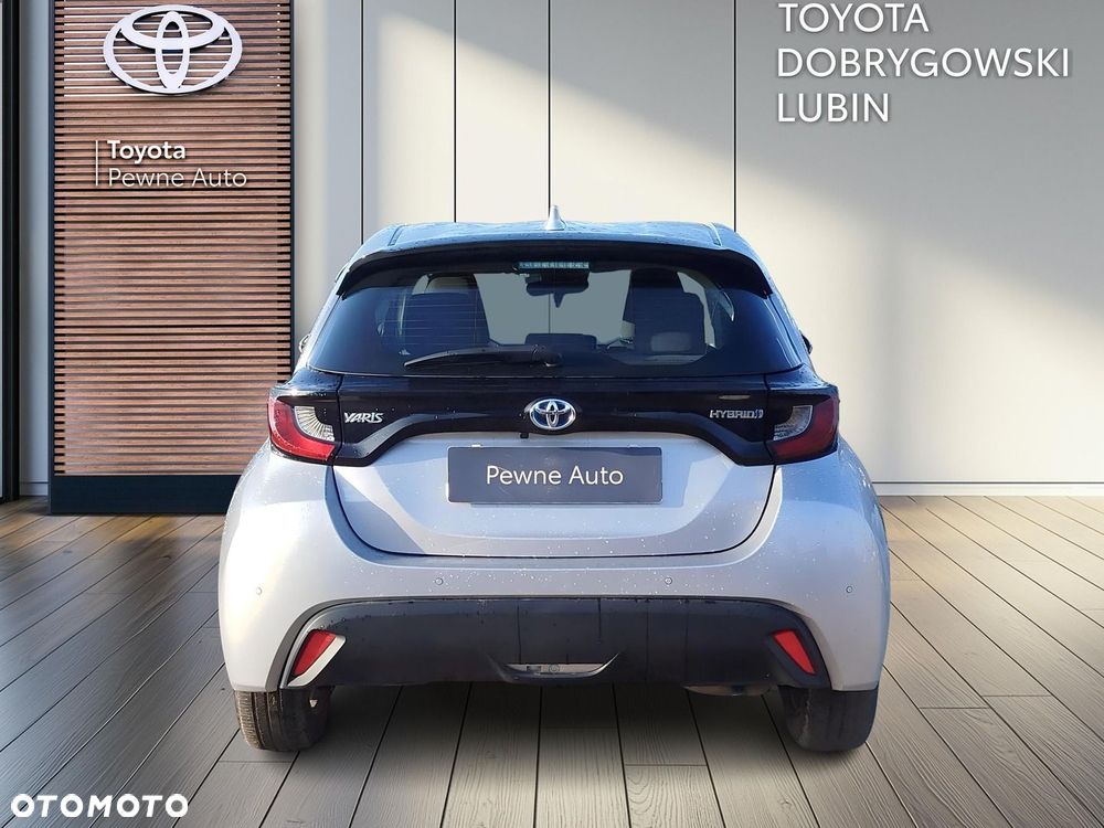 Toyota Yaris - 4