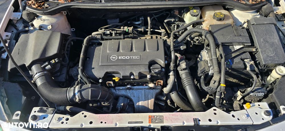 Opel Astra 1.4 Turbo - 9