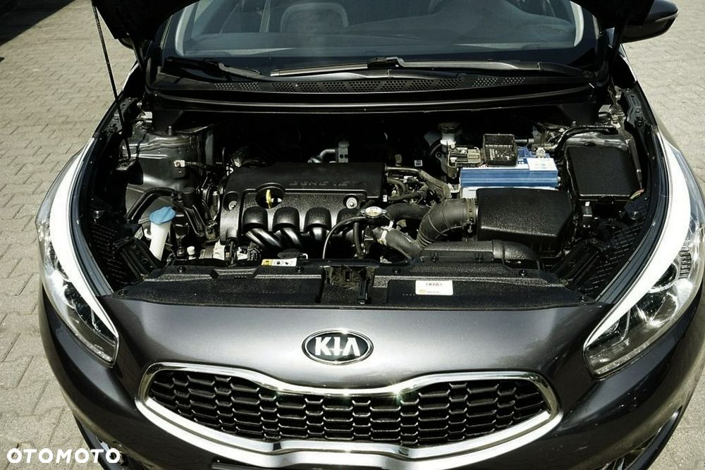Kia Ceed - 12