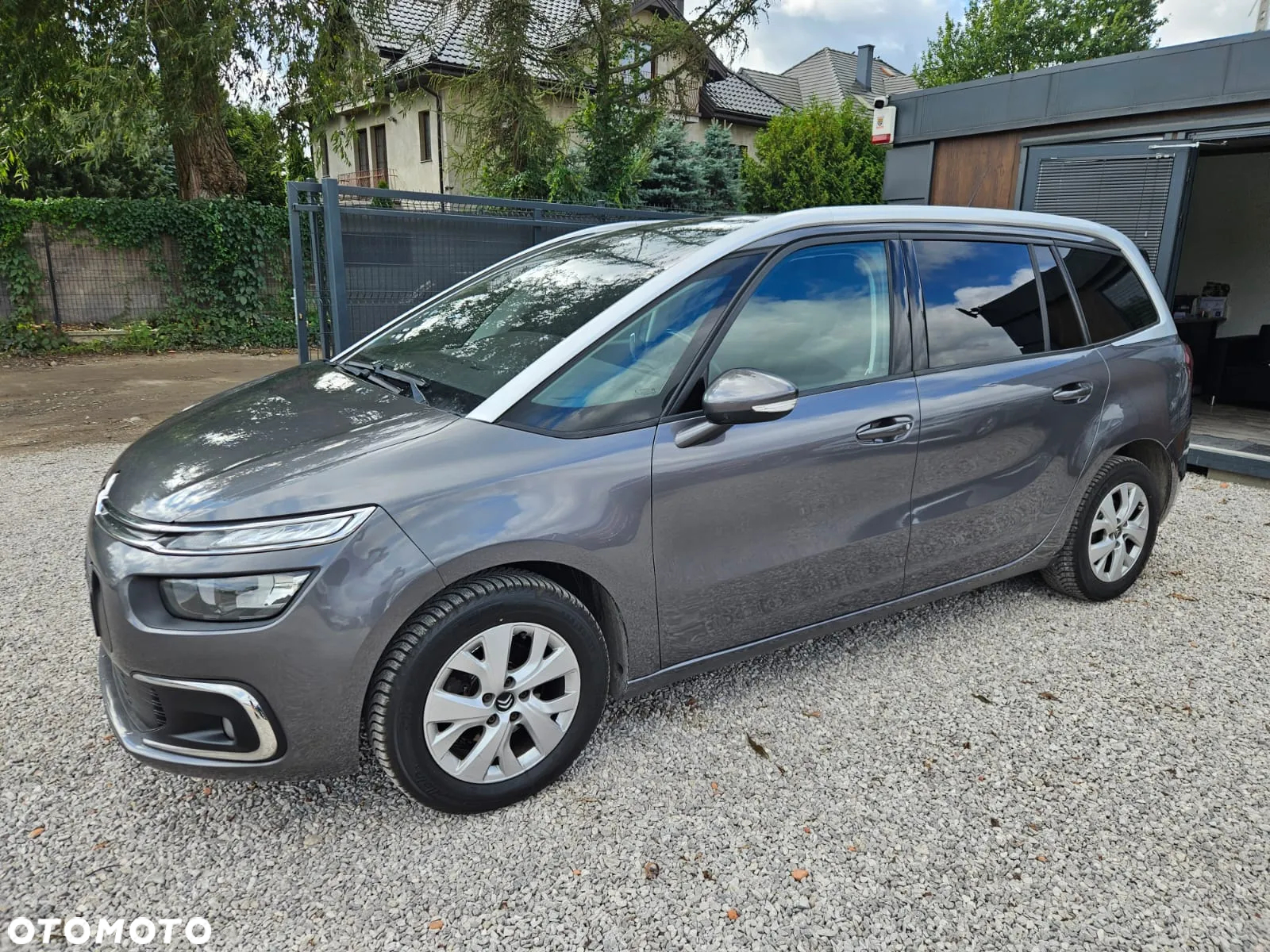 Citroën C4 Grand Picasso e-HDi 115 ETG6 Exclusive - 3