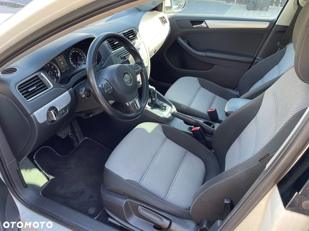 Volkswagen Jetta Hybrid - 20