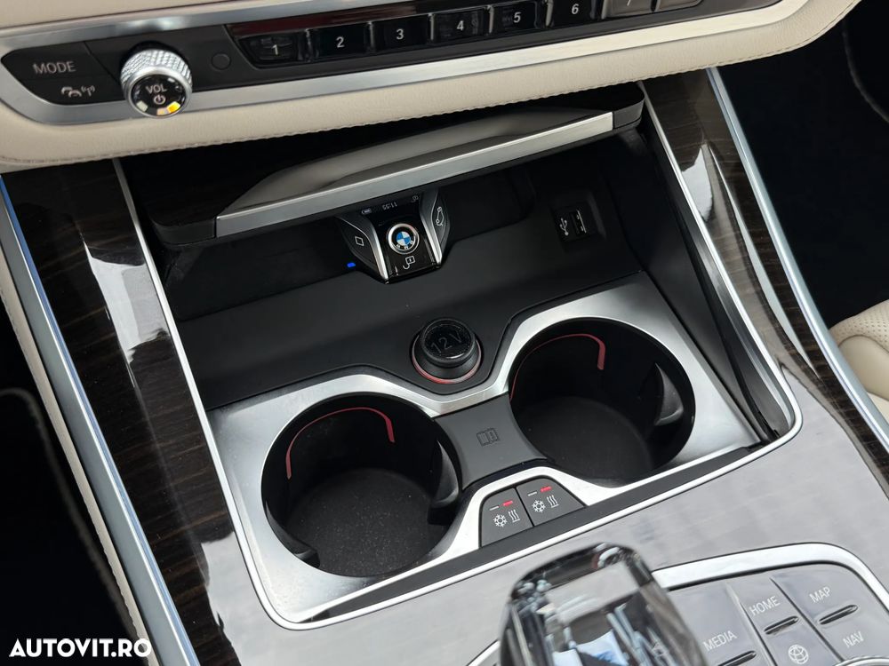 BMW X5 xDrive45e - 29