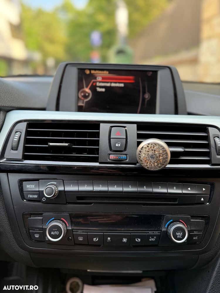 BMW Seria 3 320i xDrive Aut. - 8