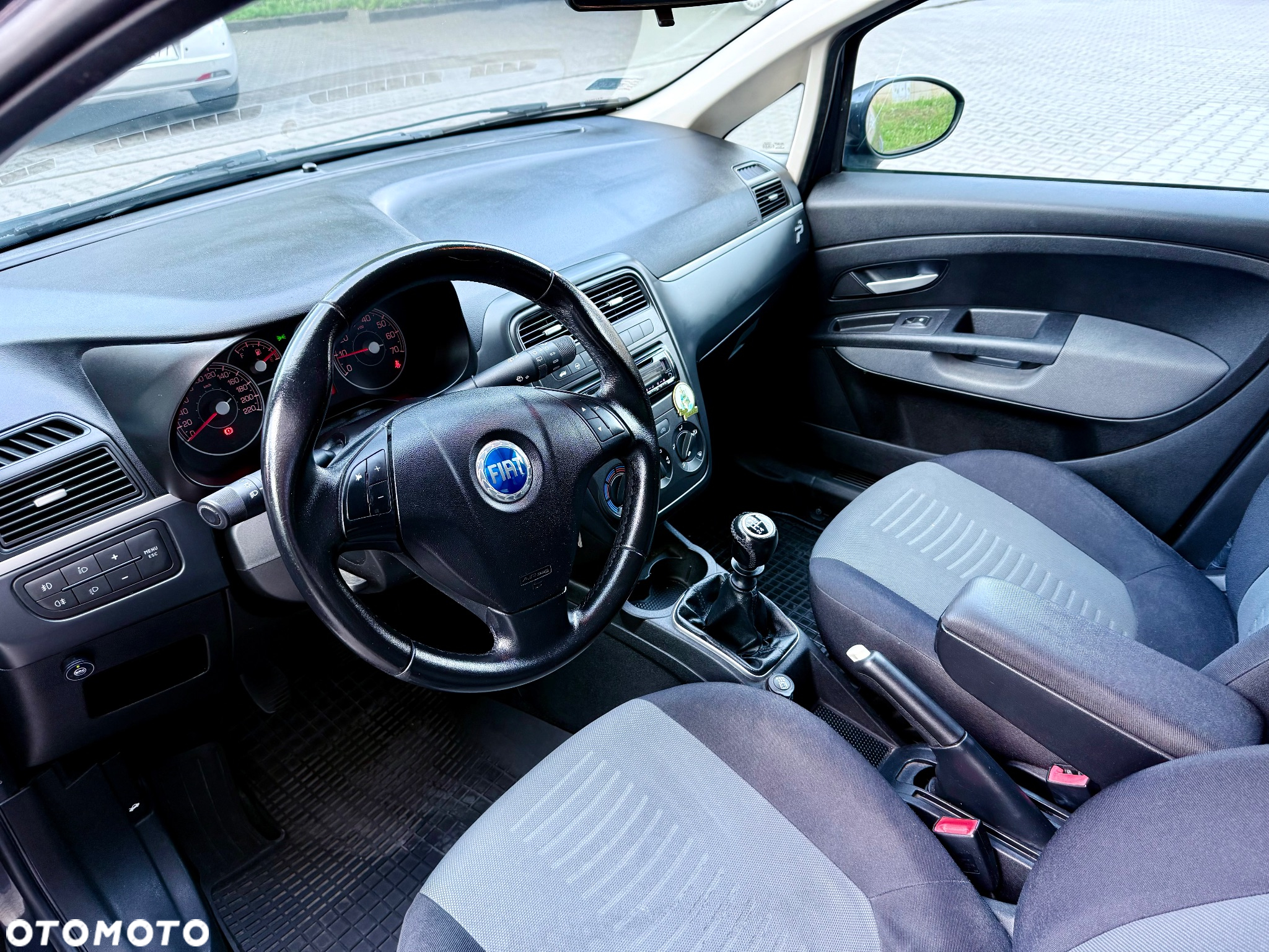 Fiat Grande Punto Actual 1.4 8V Estiva Blue&Me Euro5 - 22