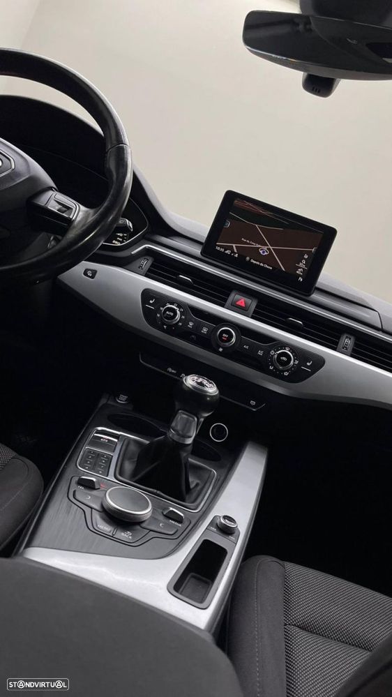 Audi A4 Avant 2.0 TDI Business Line - 30