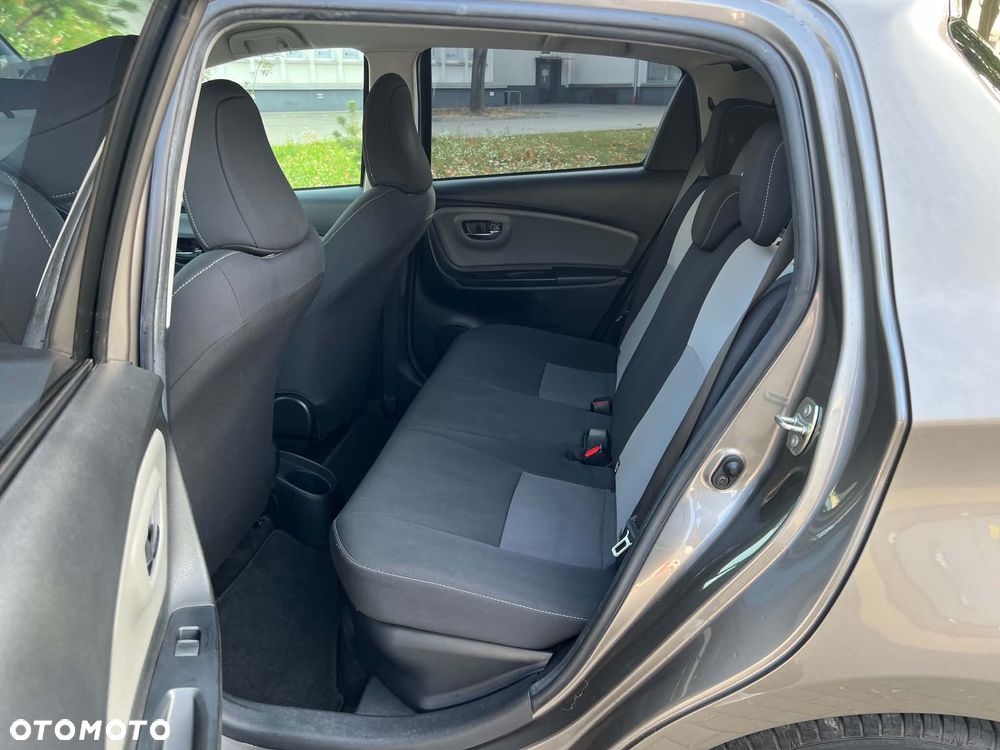 Toyota Yaris Hybrid 1.5 Selection Elegant - 11