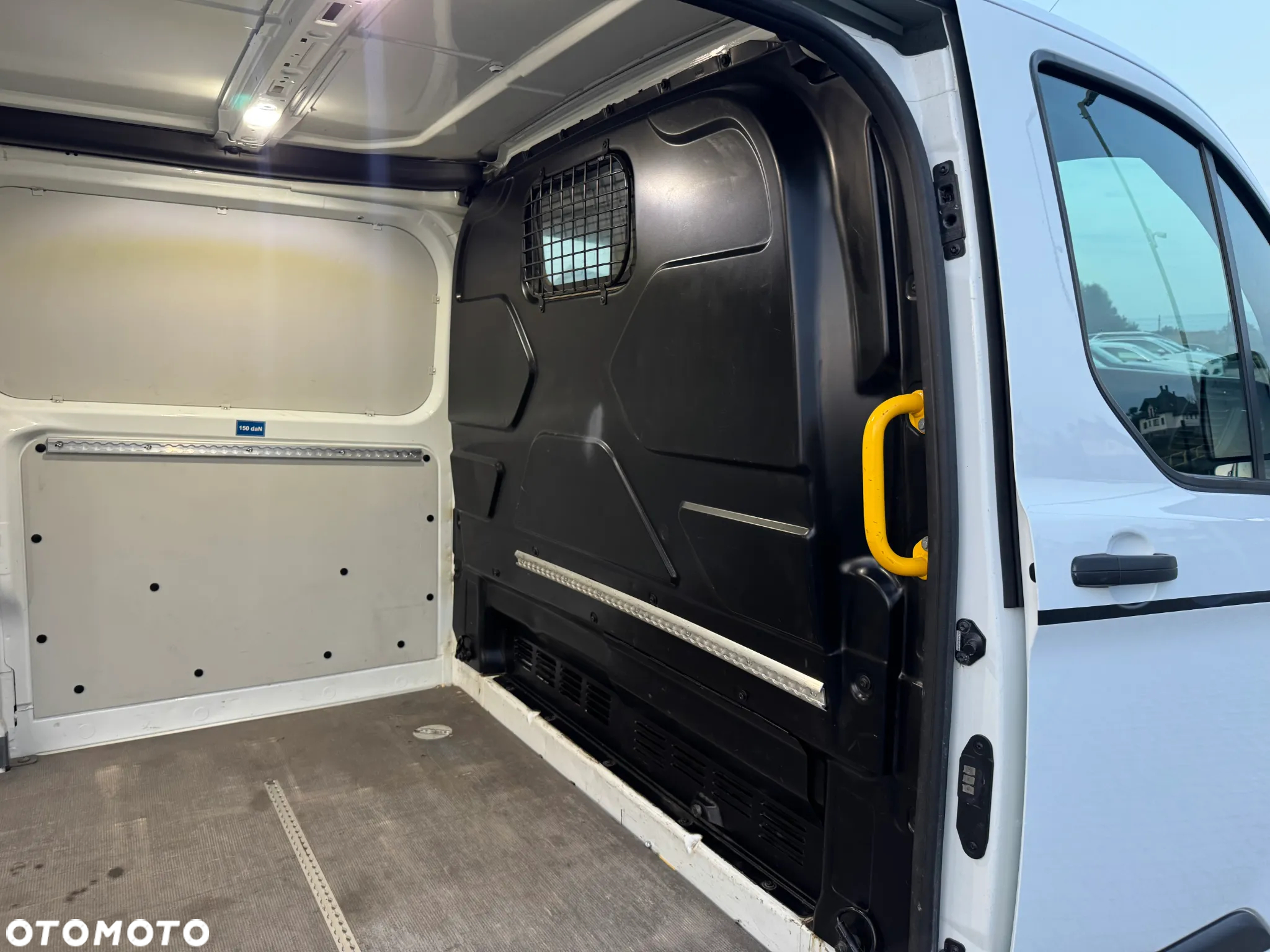 Ford TRANSIT CUSTOM - 27