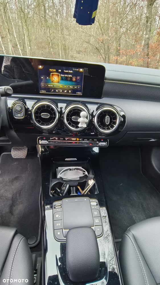 Mercedes-Benz CLA 200 Progressive 7G-DCT - 7