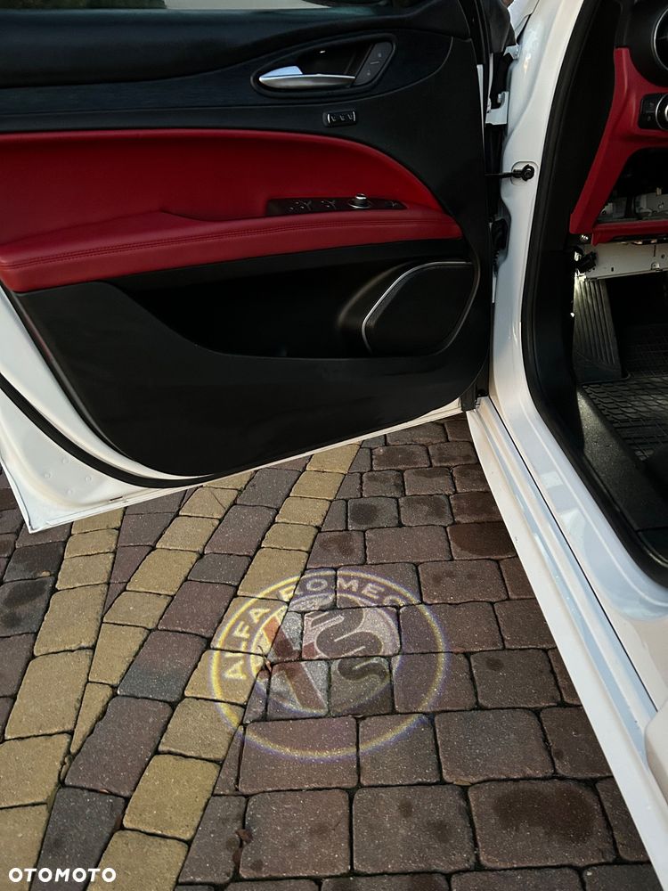 Alfa Romeo Stelvio - 8