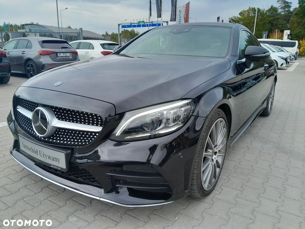Mercedes-Benz Klasa C 300 9G-TRONIC - 2
