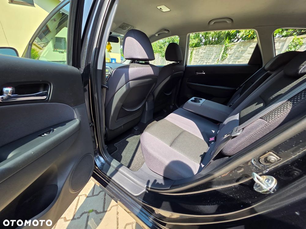 Hyundai i30 i30cw 1.6 CRDi Automatik Comfort - 8