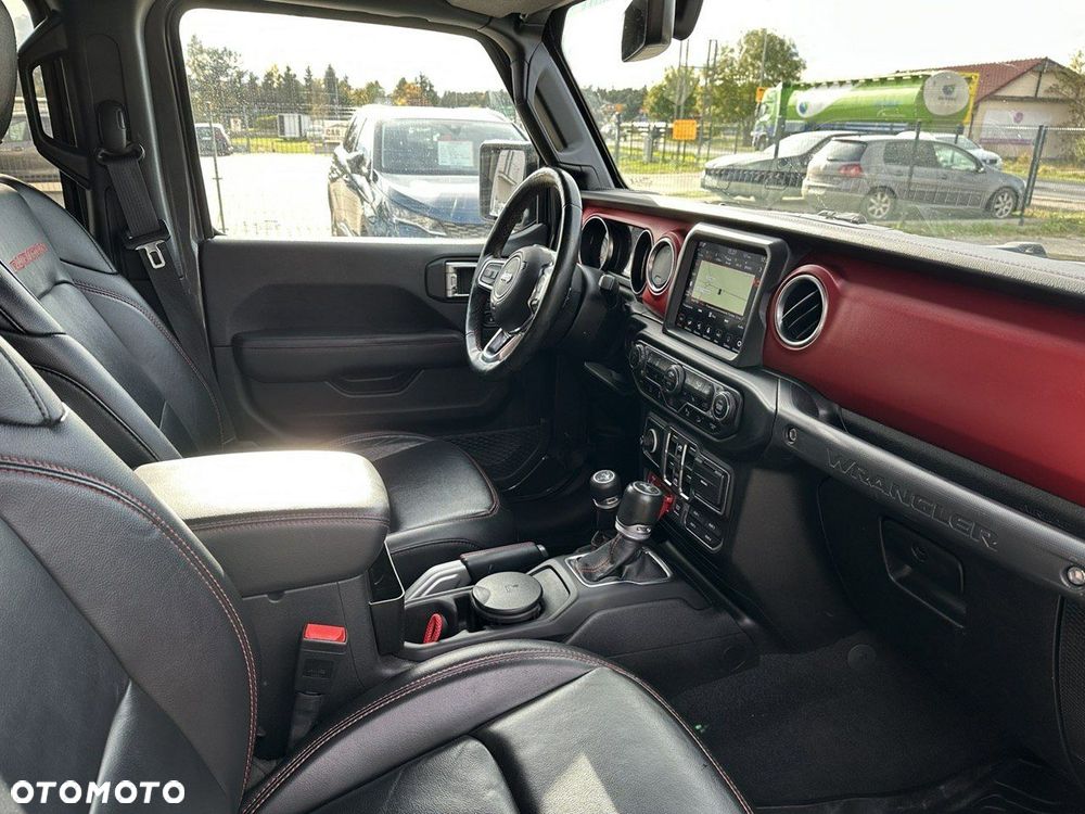 Jeep Wrangler - 12