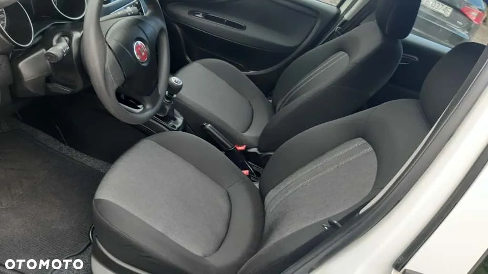 Fiat Grande Punto - 12