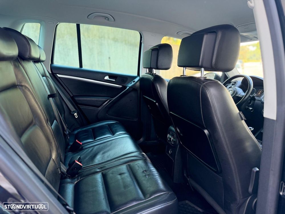 VW Tiguan 1.4 TSI 4Motion Exclusive - 24