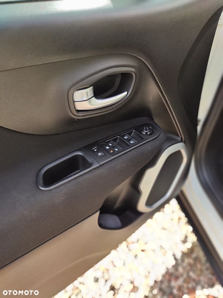 Jeep Renegade - 14