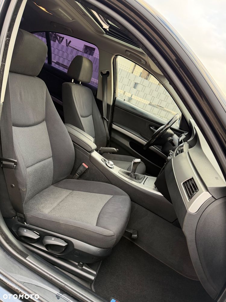 BMW Seria 3 320i - 22