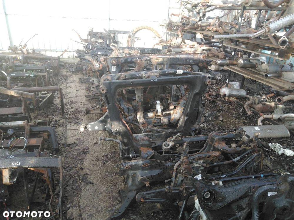 SANKI WÓZEK KOŁYSKA SILNIKA NISSAN PULSAR C13 - 3