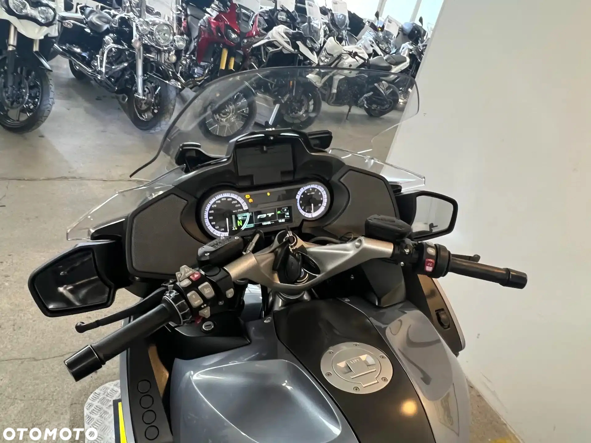 BMW R - 24