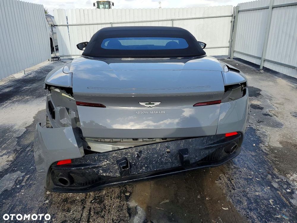 Aston Martin DB11 - 6