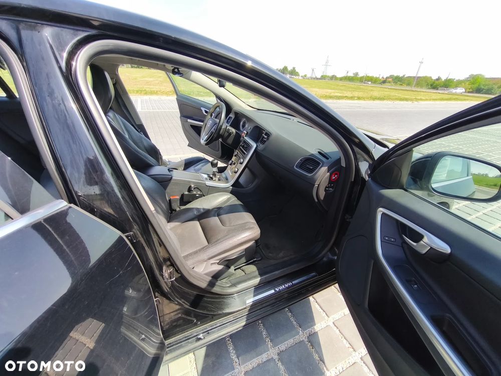 Volvo V60 D3 Summum - 10
