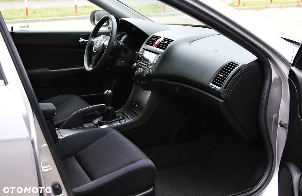 Honda Accord 2.0 Comfort - 26