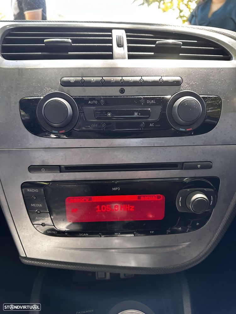 SEAT Leon 1.6 TDI Sport - 4