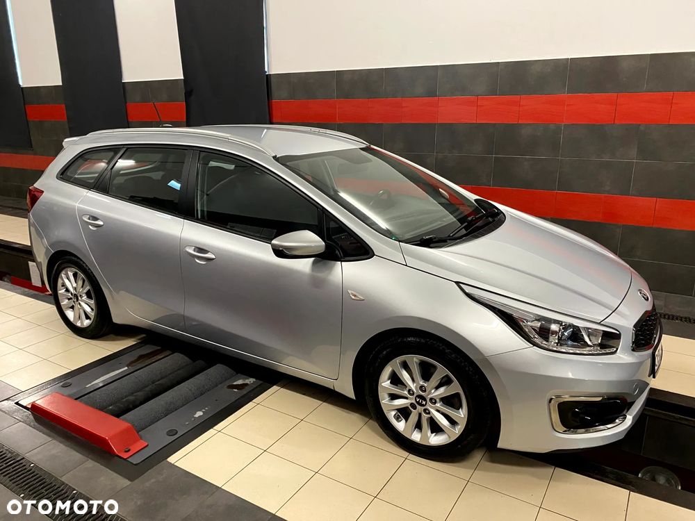 Kia Ceed 1.6 GDI Platinum Edition - 5