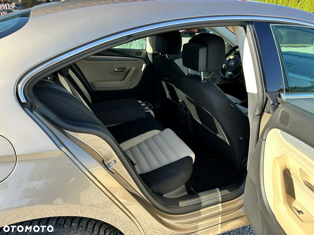 Volkswagen Passat CC - 34