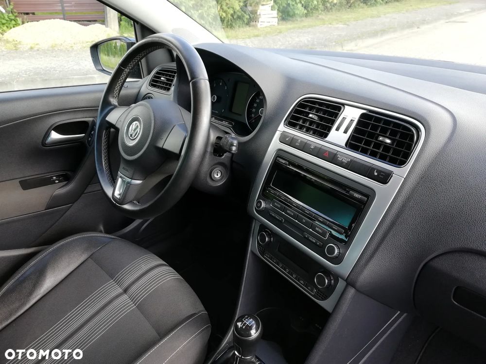 Volkswagen Polo 1.2 TSI MATCH - 17
