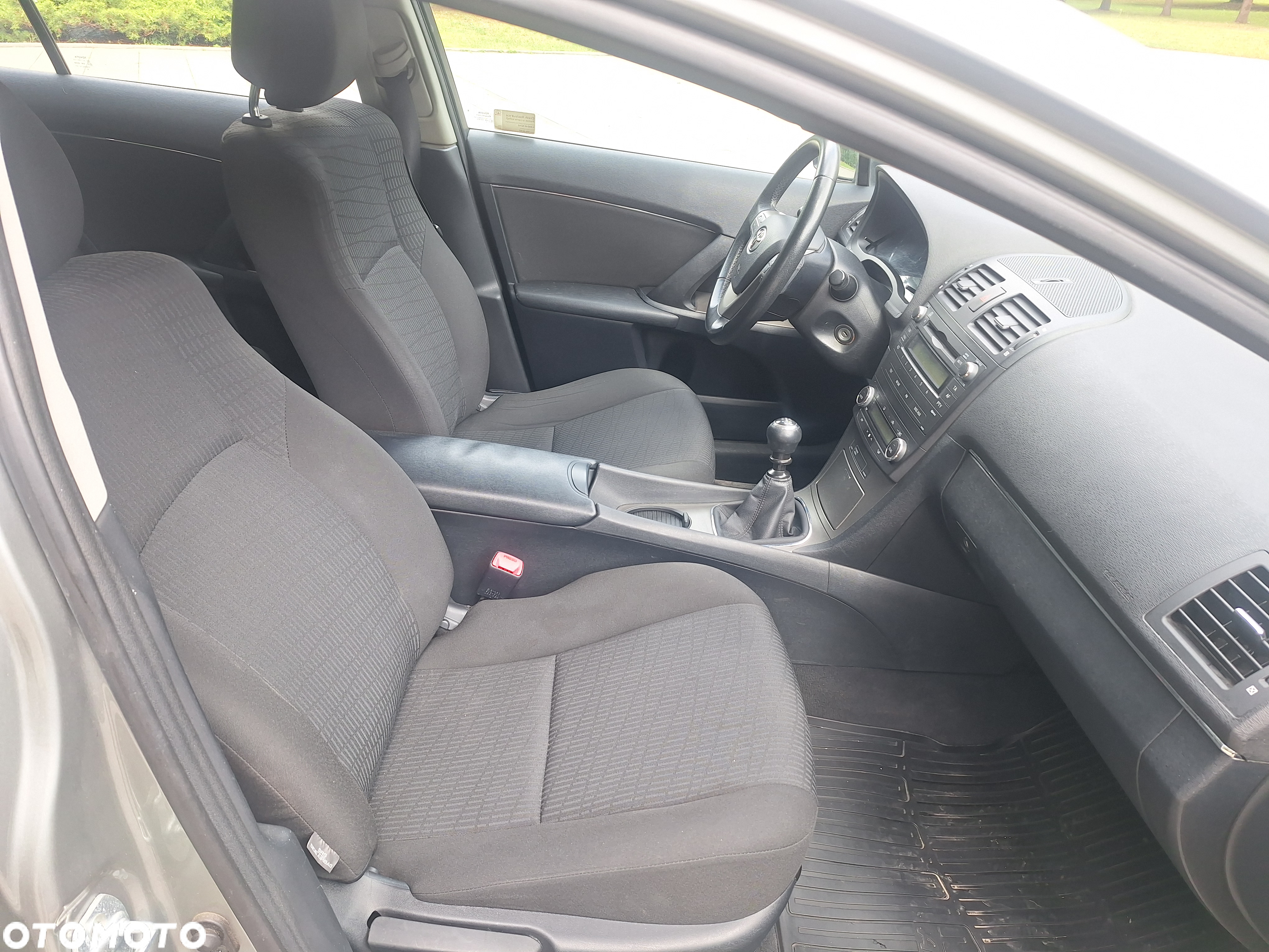 Toyota Avensis - 10