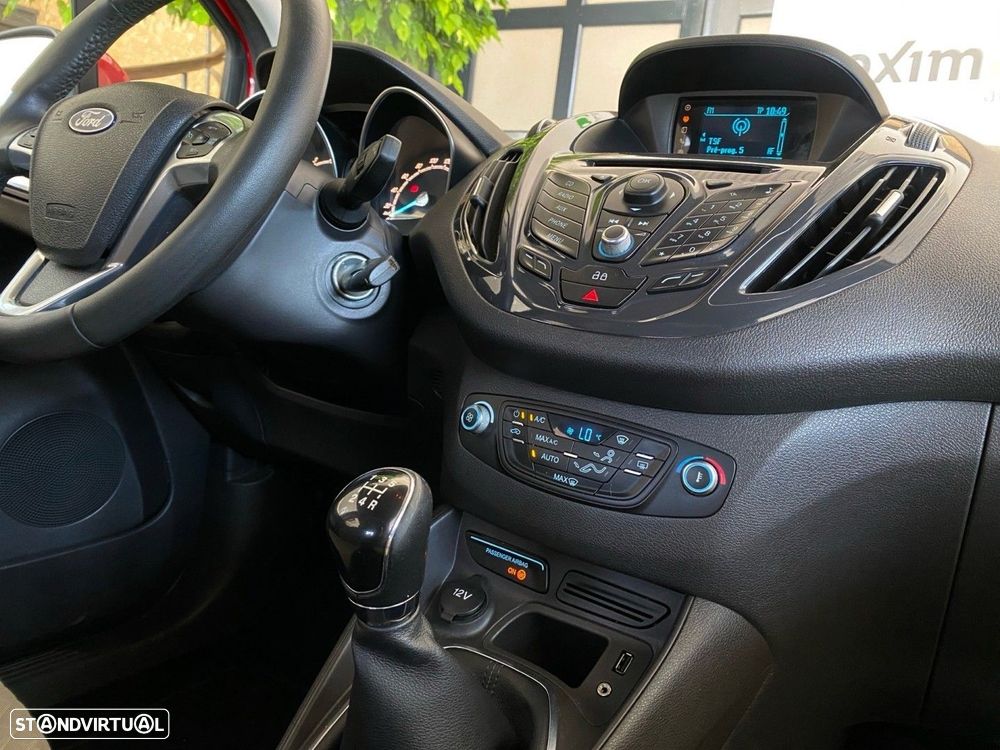 Ford Tourneo Courier 1.0 EcoBoost Titanium - 5