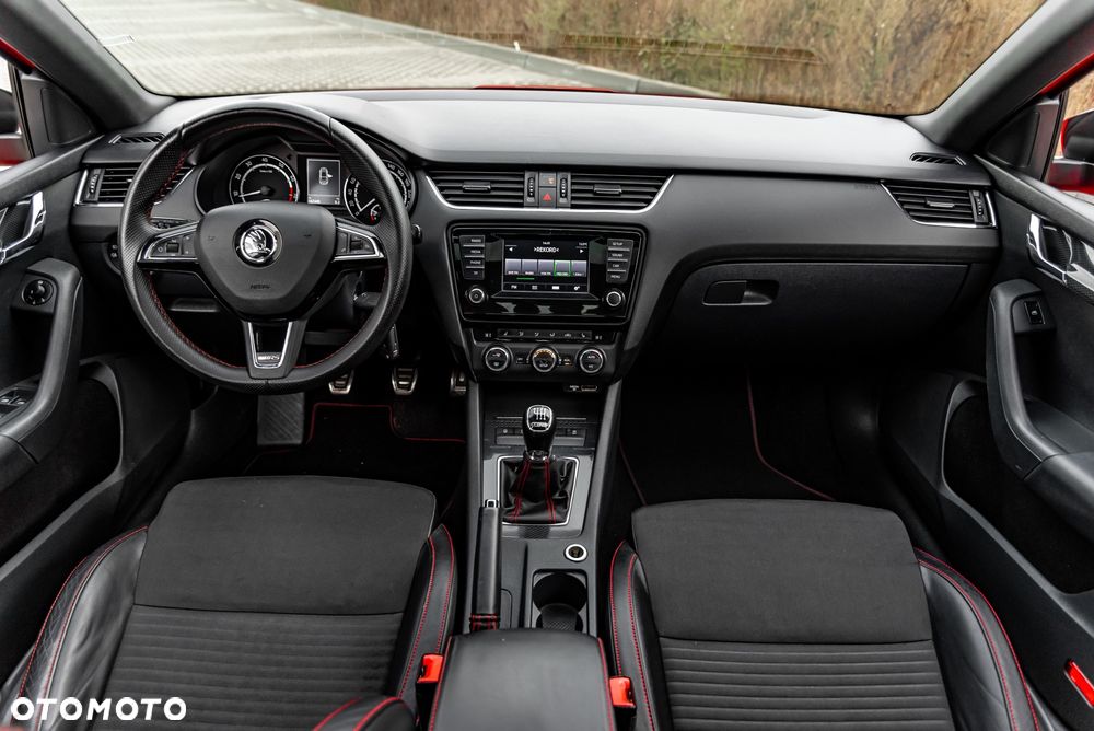Skoda Octavia 2.0 TSI RS - 28