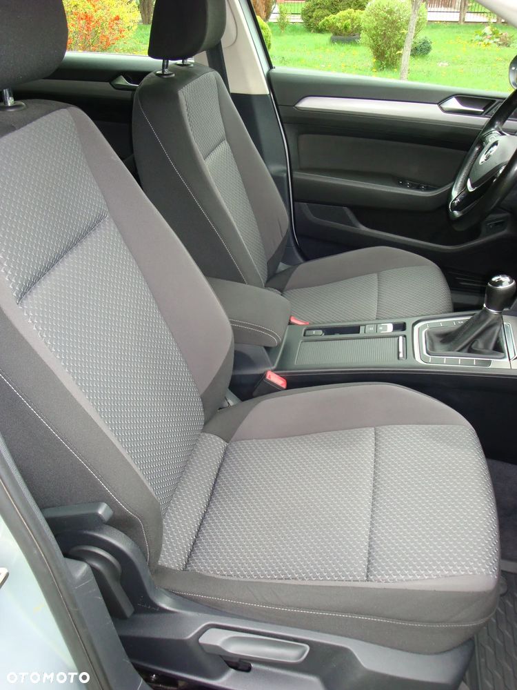 Volkswagen Passat 2.0 TDI BMT Trendline - 17