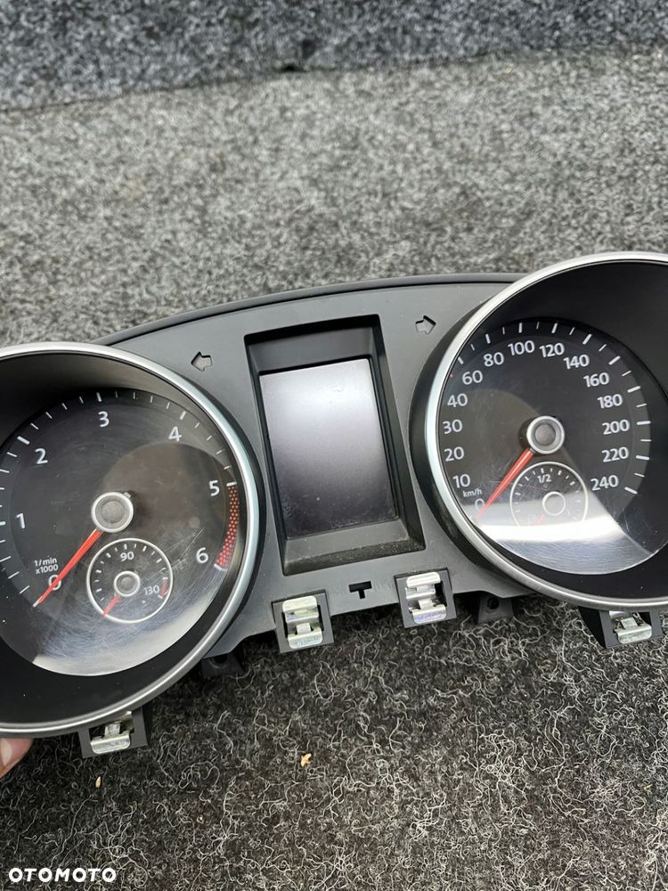 vw golf VI 1.6 TDI licznik zegary 5K0920872A - 3