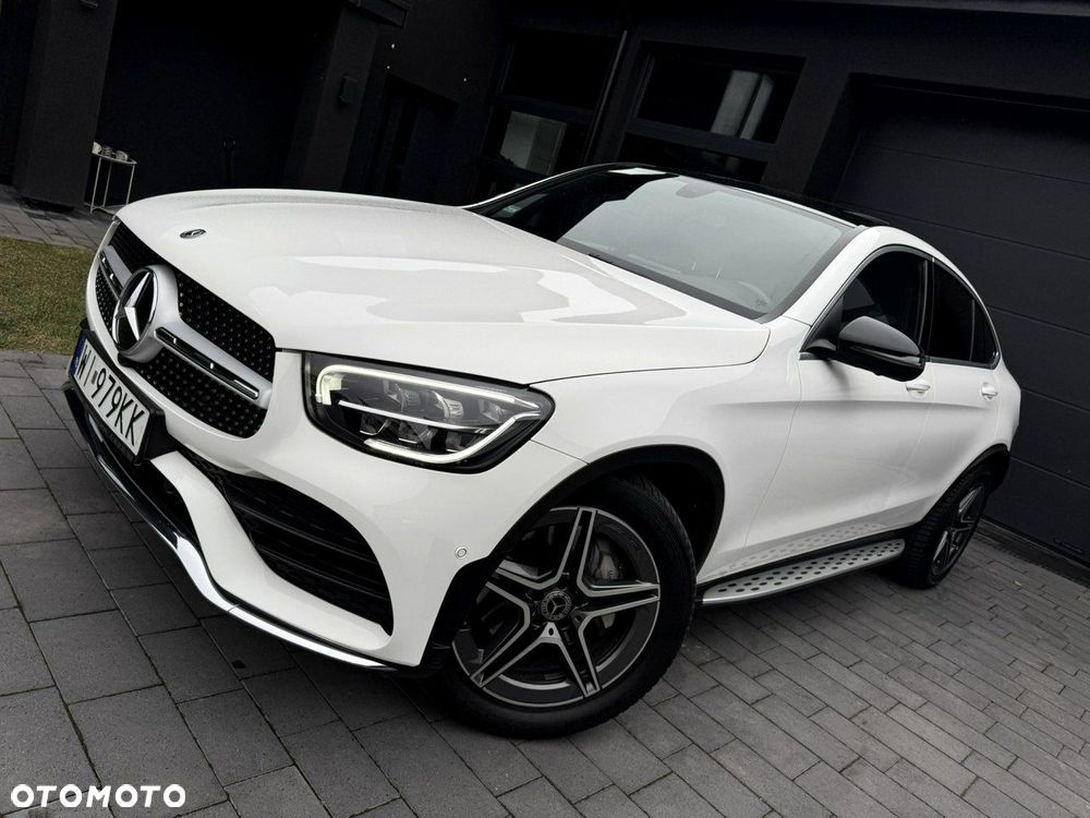 Mercedes-Benz GLC 300 4Matic 9G-TRONIC AMG Line Plus - 1