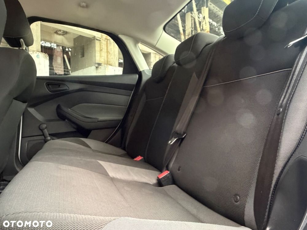Ford Focus 1.6 Ambiente Start - 13